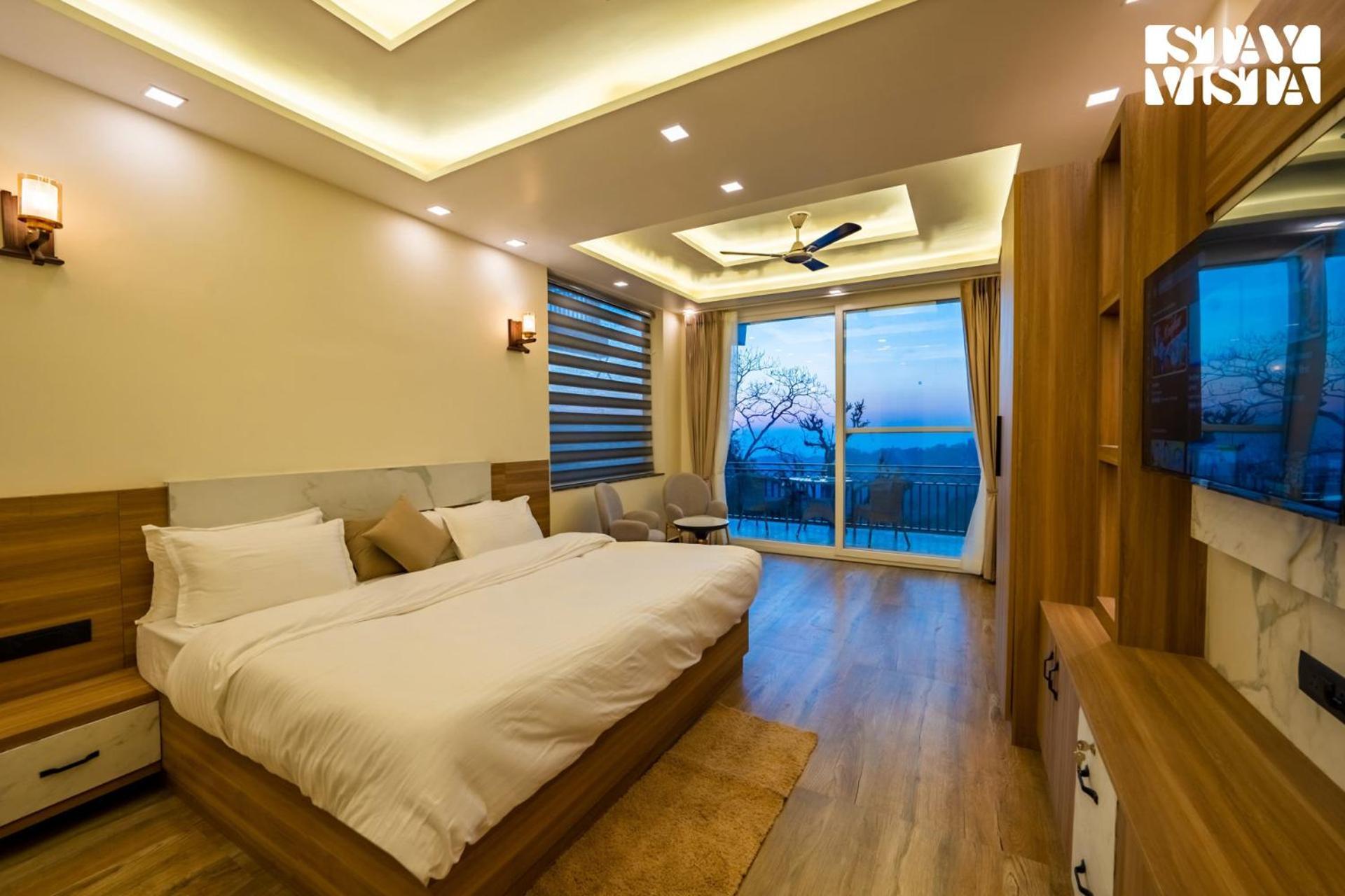 Stayvista At Sunset Springs With Pool & Views Найнитал Экстерьер фото